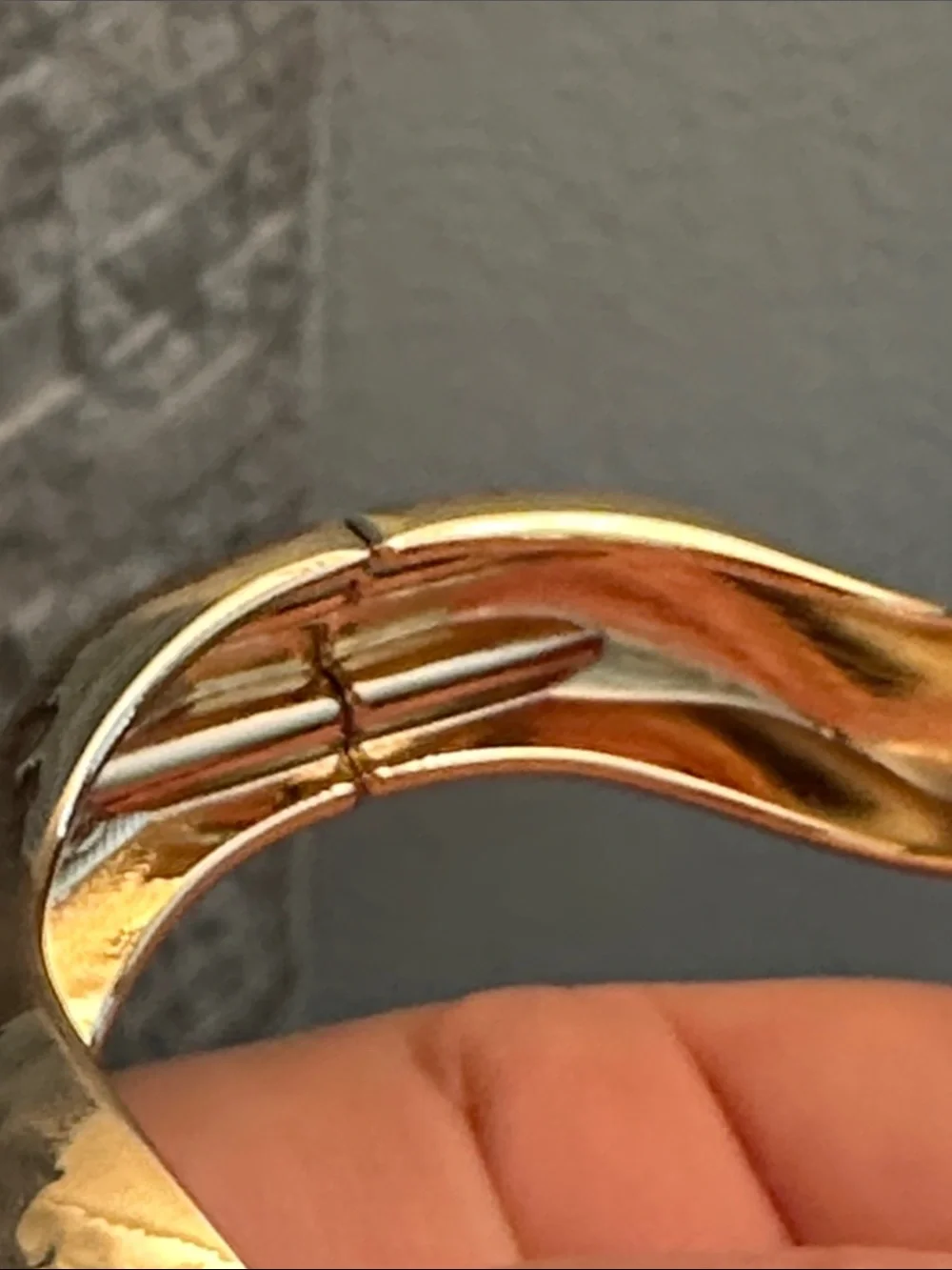 Fashion Jewelry Gold Textured Wave Bangle Bracelet